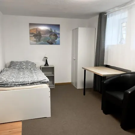 Апартаменти Schoene, Grosse Monteurwohnung Im Souterrain Бремен